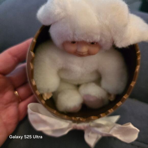 Anne Geddes Baby Bunny in Easter Egg 1994 - Picture 3 of 7